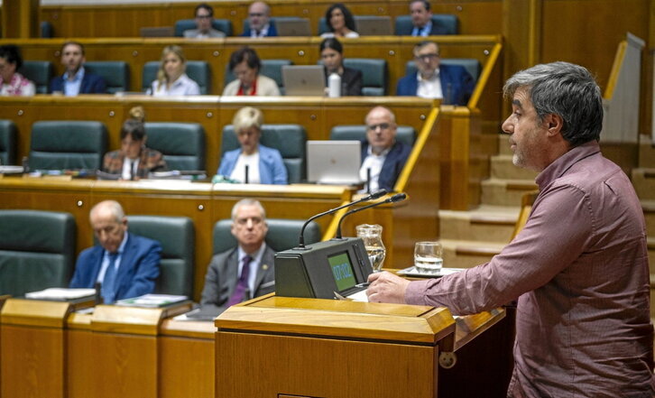 El parlamentario de EH Bildu Mikel Otero habló de una buena ley, pero mejorable.