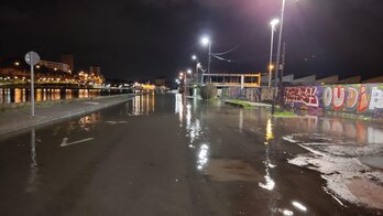 Zorrotzaurre, inundada por segunda madrugada consecutiva.