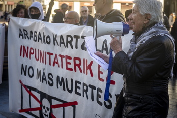 Concentración convocada por Salhaketa en Gasteiz. 