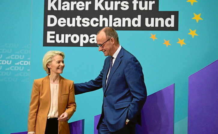 Ursula von der Leyen junto al presidente de la CDU, Friedrich Merz, tras el encuentro de la directiva del partido.
