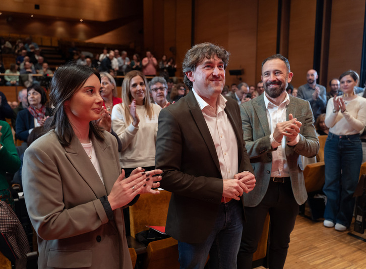 Aroa Jilete, Eneko Andueza y Denis Itxaso en el Comité Nacional del PSE.