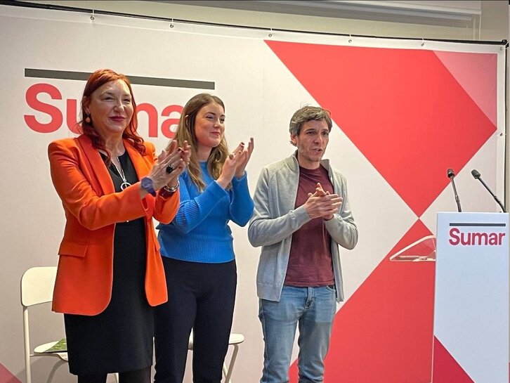 Carmen Muñoz, Alba García y Jon Hernández, en el acto de presentación celebrado en Bilbo.