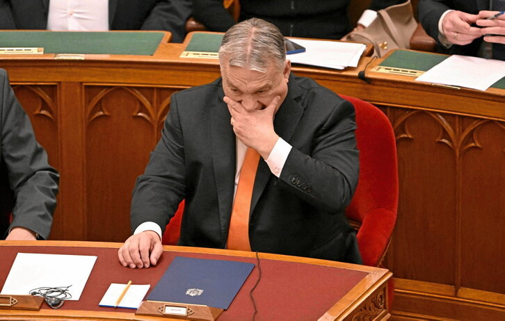 El primer ministro húngaro, Viktor Orban, en el pleno del Parlamento que dio luz verde a la entrada de Suecia en la OTAN.