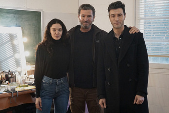 Julio Medem junto a los protagonistas de '8', Javier Rey y Ana Rujas.