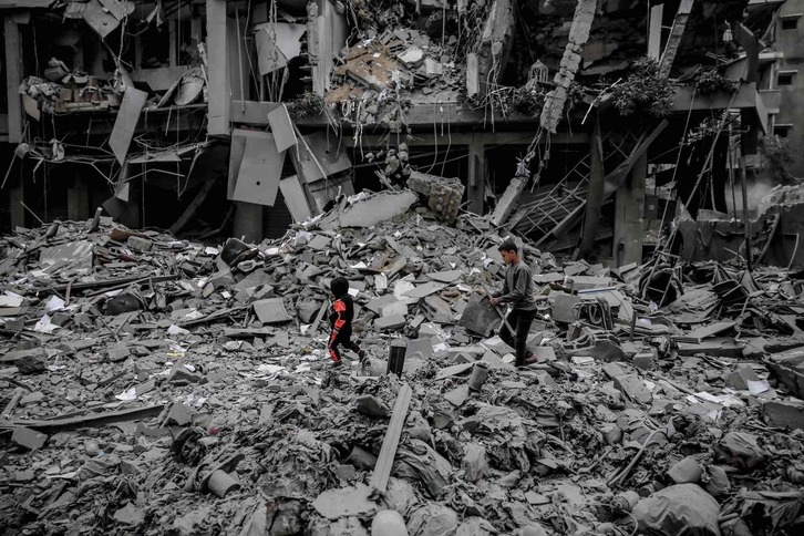 La ONU alerta de que hay 30 millones de toneladas de escombros en Gaza.