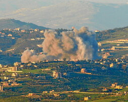 Israelen erasoa, Al-Houla Libanoko hegoaldeko herriaren aurka.