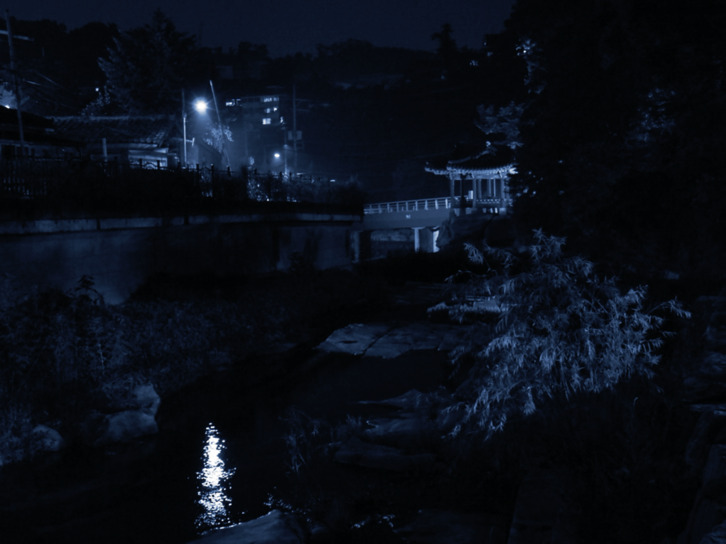 ‘Night Walk’, la instantánea lenta de Sohn Koo-Yong.