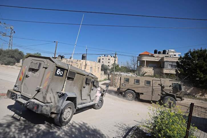 Vehículos militares israelíes en la Cisjordania ocupada. 