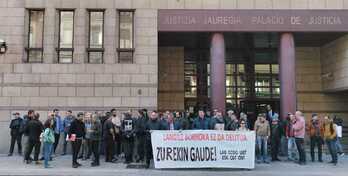Bilboko Justizia Jauregian, Buenos Aires kalean, sindikatuek egindako elkarretaratzea.