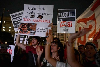 Protestas contra el DNU en Buenos Aires.