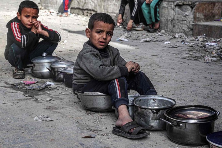 Menores sin alimento en Gaza. 