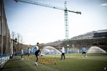 La selección de Uruguay, entrenando en Zubieta.