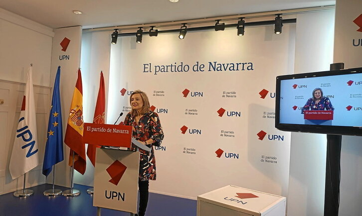 Cristina Ibarrola compareció ayer ante los medios en la sede de UPN en Iruñea.