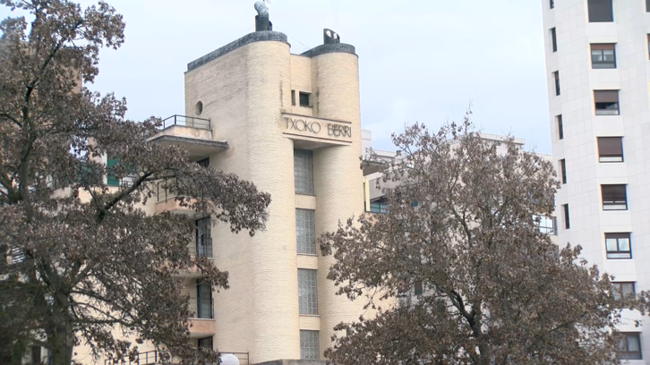 Edificio Txoko Berri de Iruñea, donde han encontrado muerto a un hombre. 