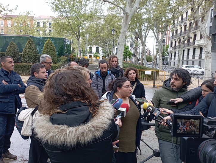 Abogados de los detenidos en la «operación Judas» comparecen ante los medios a las puertas de la Audiencia Nacional española, en Madrid, en una imagen de archivo.