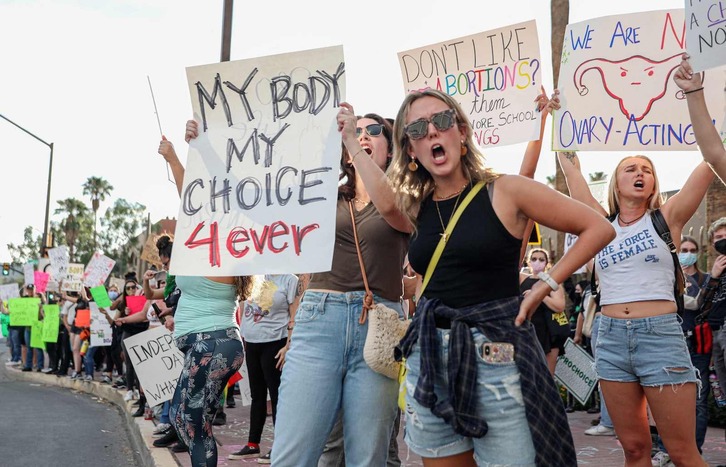 Abortatzeko eskubidearen aldeko protesta bat, Arizonan, artxiboko irudian. 