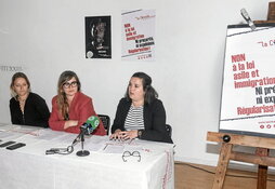 Clara-Lou Lagiere, Julie Aufaure y Maite Etcheverry, durante la presentación del informe.