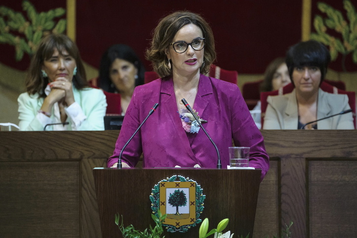 La diputada general de Bizkaia, Elixabete Etxanobe, en una intervención ante las Juntas Generales.