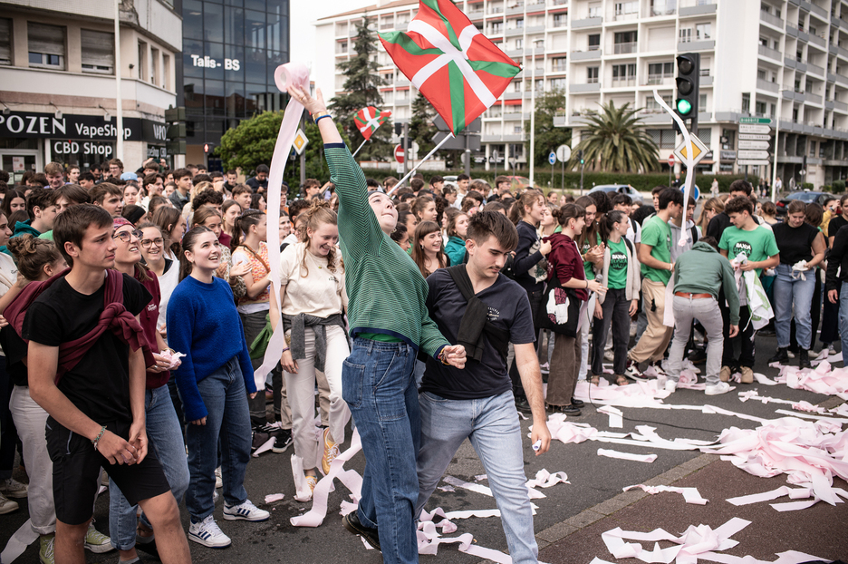 Azterketak Euskaraz manifestazioa Baionan