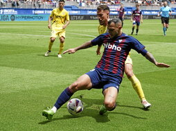 Stoichkov anotó su undécimo gol del curso para darle un importante triunfo al Eibar.
