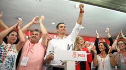 Pedro Sánchez, en la noche en que se impuso a Susana Díaz y al PSOE más tradicional en las primarias del partido.
