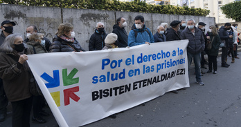 Concentración en Gasteiz por el derecho a la salud en las cárceles.
