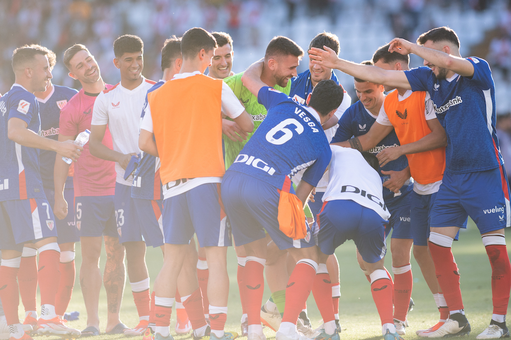 El Trofeo Zamora de Sim&oacute;n pone en evidencia el gran trabajo defensivo del Athletic durante la temporada. (Jorge ROPERO / LA OTRA FOTO)