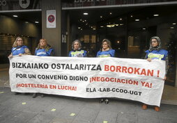 Movilización conjunta de ELA, LAB, CCOO y UGT por la negociación del convenio.