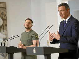 Zelenski y Sánchez en la rueda de prensa de ayer.