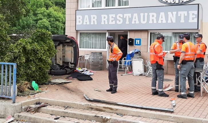 Imagen del accidente en un bar de Irurtzun.