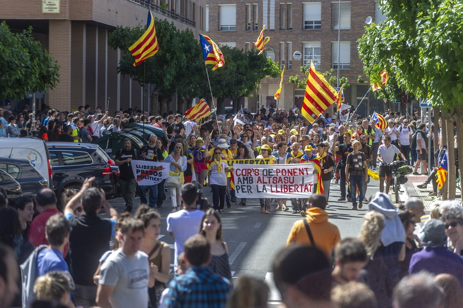 Solidaridad catalana en las calles de Iruñea.