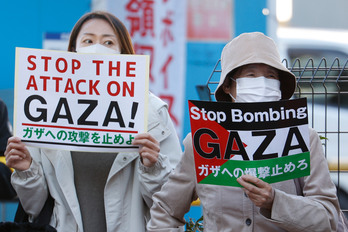 Protesta en Tokyo contra el ataque israelí a Gaza.