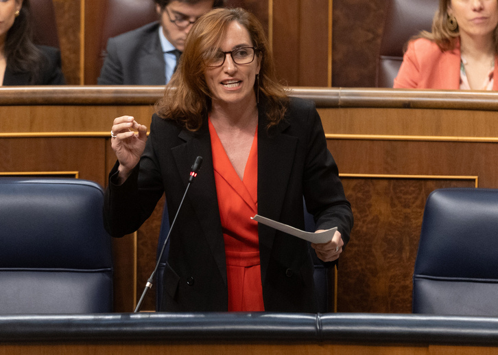 La ministra española de Sanidad, Mónica García, en el pleno de este miércoles. 