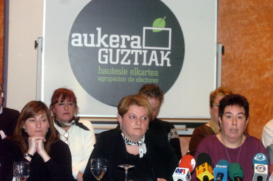 2005: Aukera Guztiak plataformako hautagaien aurkezpena