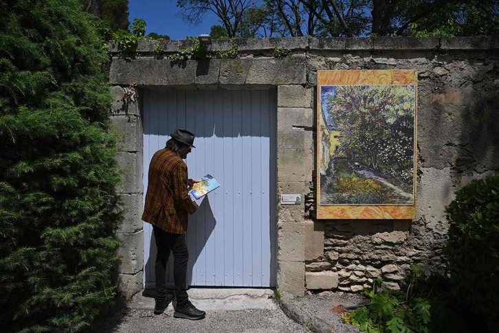 Puerta de entrada a la zona visitable del antiguo monasterio.