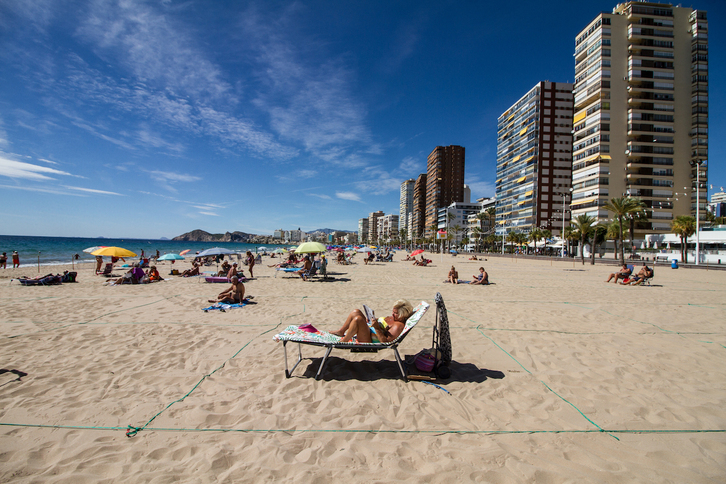 Playa de Levante de Benidorm, donde el turista vasco perdió su cartera.