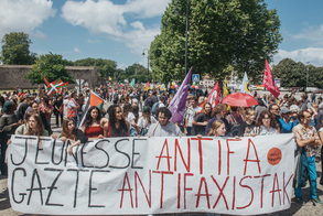 Manifestación contra los recortes y la ultraderecha en Baiona