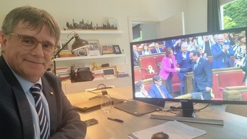 Carles Puigdemont sigue desde la pantalla de su ordenador la designación de Josep Rull.