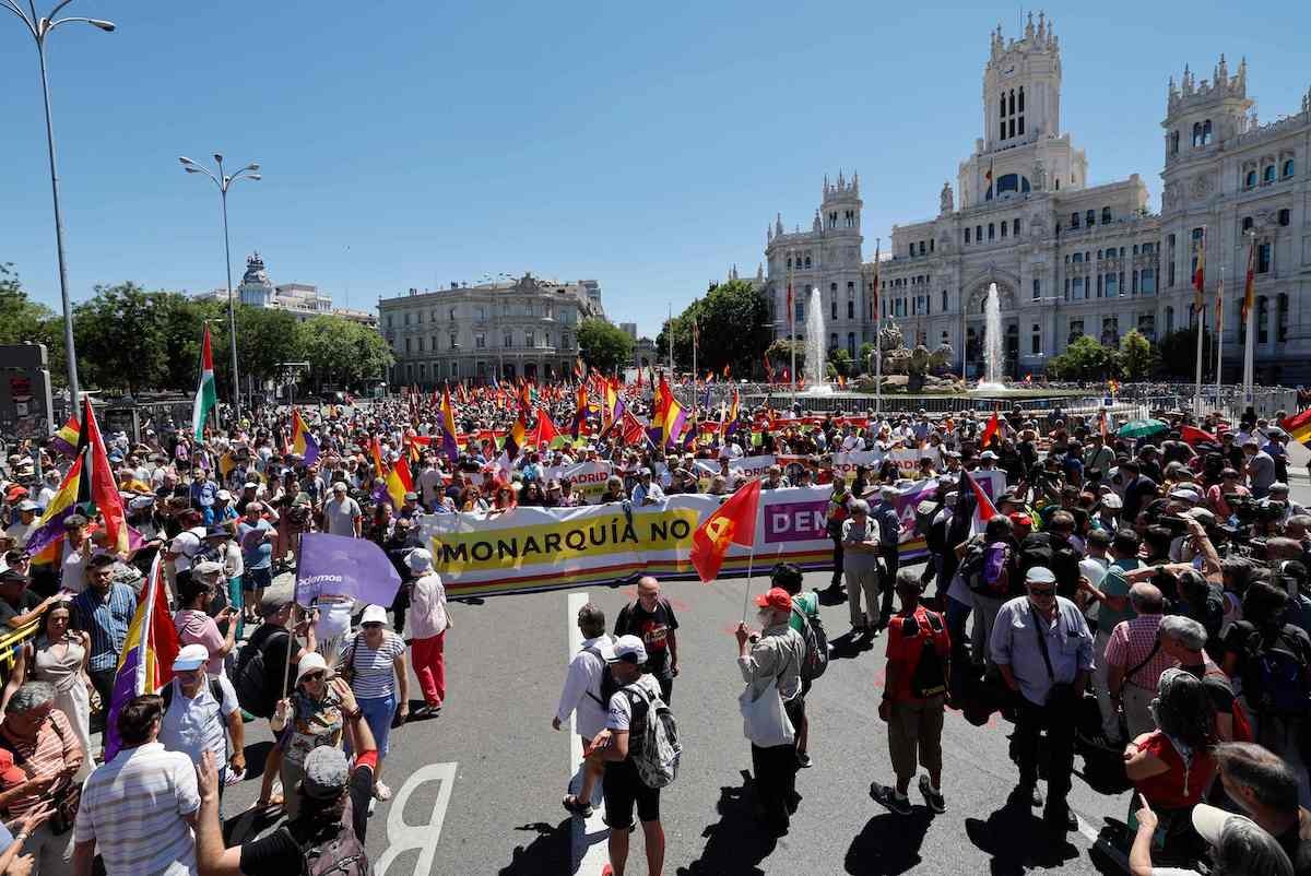 Miles De Personas Piden En Madrid Que Felipe VI Sea Recordado Como «el ...