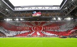 Ambiente en el estadio del Fortuna en la final de la promoción a la Bundesliga.