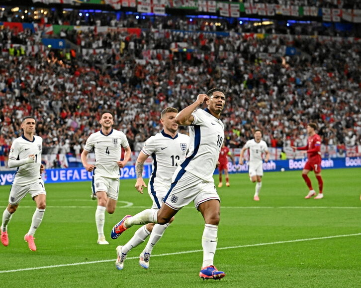 Bellingham hizo el gol de Inglaterra en la primera mitad.