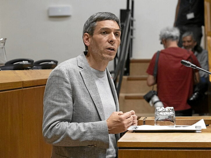 Jon Hernandez, parlamentario de Sumar en la Cámara de Gasteiz.