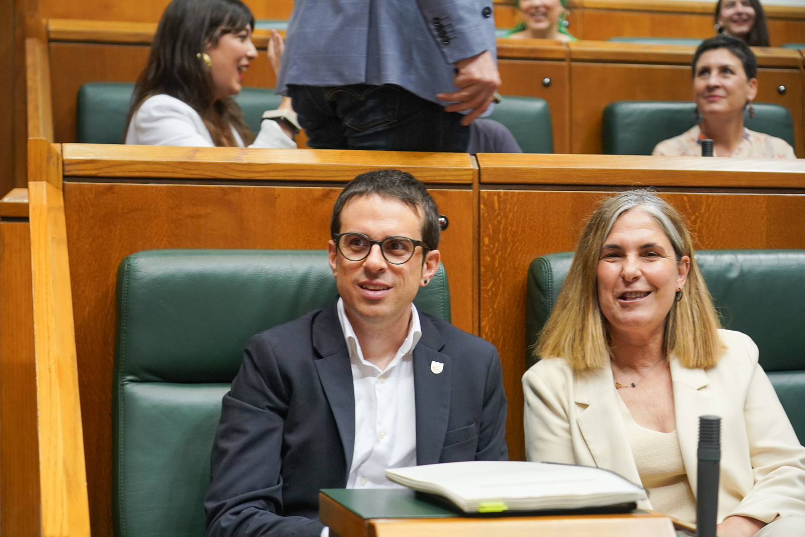 El candidato de EH Bildu, Pello Otxandiano, y la portavoz, Nerea Kortajarena. (Endika PORTILLO/FOKU)