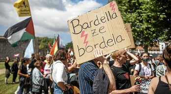 Plusieurs rassemblements en opposition à la montée de l’extrême droite ont eu lieu au Pays Basque après les élections européennes.