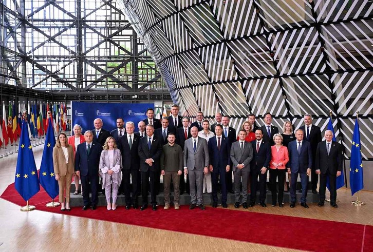 Foto de familia de los jefes de Estado y Gobierno de la UE, antes de la negociación.
