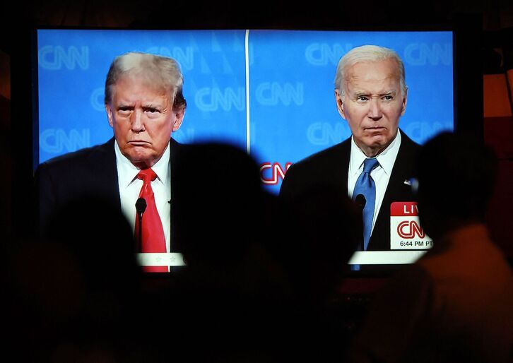El debate, en una televisión de Los Ángeles.