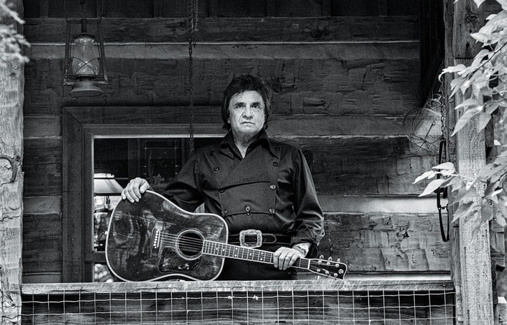 Imagen de Johnny Cash que ilustra la portada del disco. 