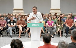 Arnaldo Otegi durante su intervención en el acto celebrado ayer en Arrasate.