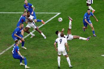 Bellingham ha anotado de media chilena un gol salvador para Inglaterra.