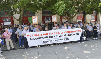 El problema de los mutualistas se aborda también en esta mesa.